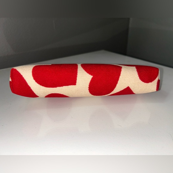 Miu Miu Red Heart Clutch Pochette w/ Gold Chain - Brand New in Box - Picture 8 of 14